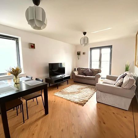 Lovely 2-Bedrooms Apartment Step To The Beach Swansea Kültér fotó