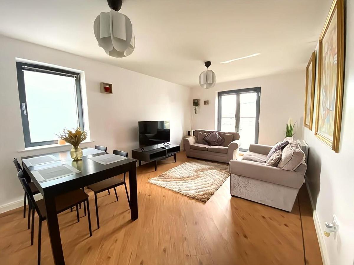 Lovely 2-Bedrooms Apartment Step To The Beach Swansea Kültér fotó